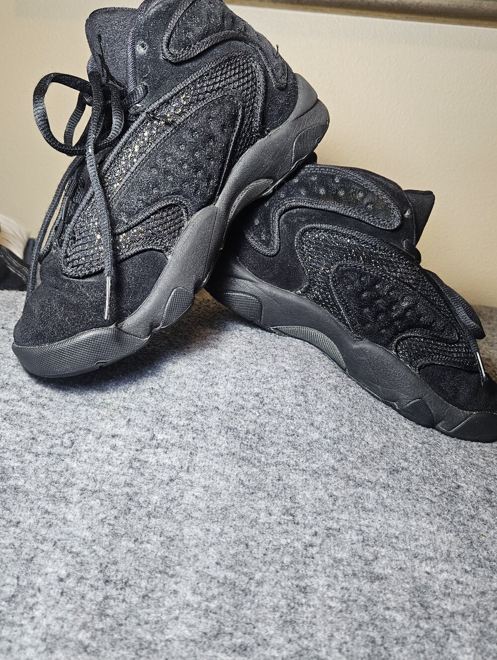 Women Nike Air Jordan OG Metallic. Size 5